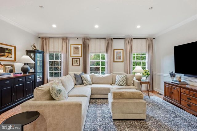 8 WASHINGTON AVE, Haddonfield, NJ 08033