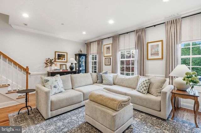 8 WASHINGTON AVE, Haddonfield, NJ 08033