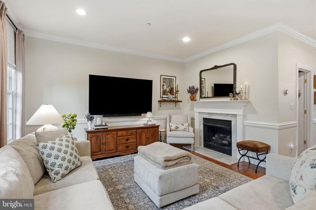 8 WASHINGTON AVE, Haddonfield, NJ 08033