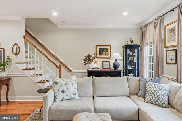 8 WASHINGTON AVE, Haddonfield, NJ 08033