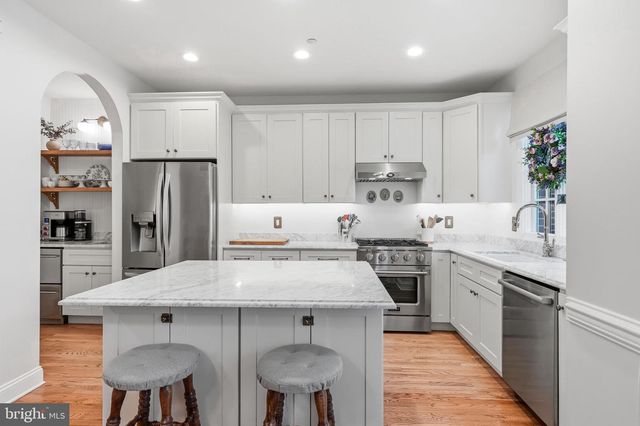8 WASHINGTON AVE, Haddonfield, NJ 08033