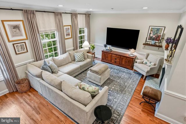 8 WASHINGTON AVE, Haddonfield, NJ 08033