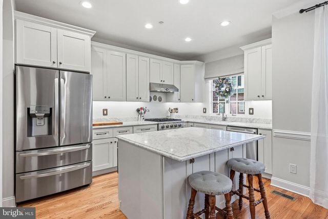 8 WASHINGTON AVE, Haddonfield, NJ 08033
