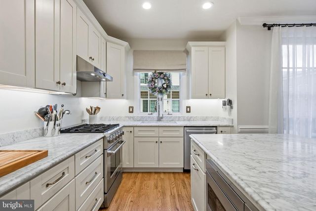 8 WASHINGTON AVE, Haddonfield, NJ 08033