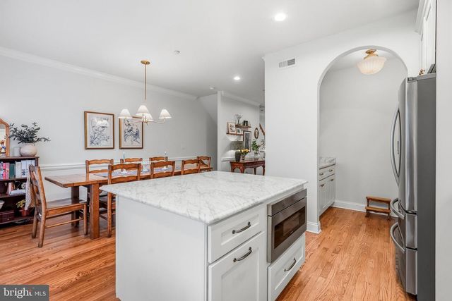 8 WASHINGTON AVE, Haddonfield, NJ 08033
