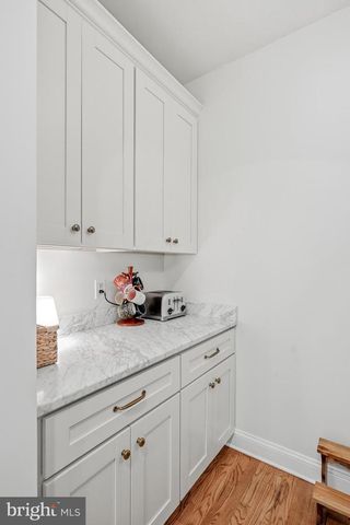 8 WASHINGTON AVE, Haddonfield, NJ 08033