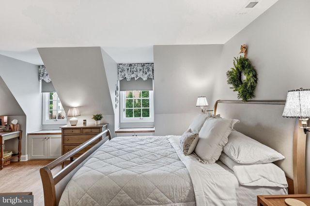 8 WASHINGTON AVE, Haddonfield, NJ 08033