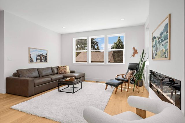 5216 47th Avenue S, Minneapolis, MN 55417