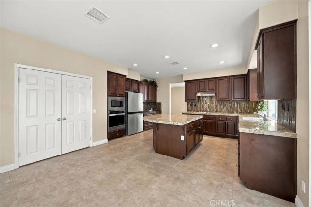 31538 Whitefield Court, Murrieta, CA 92563