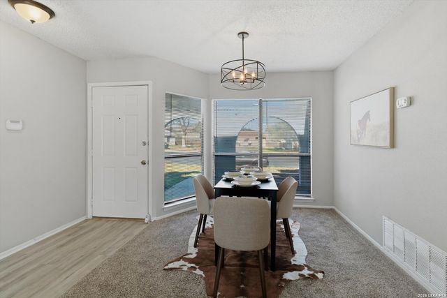 9743 Cylburn, Converse, TX 78109