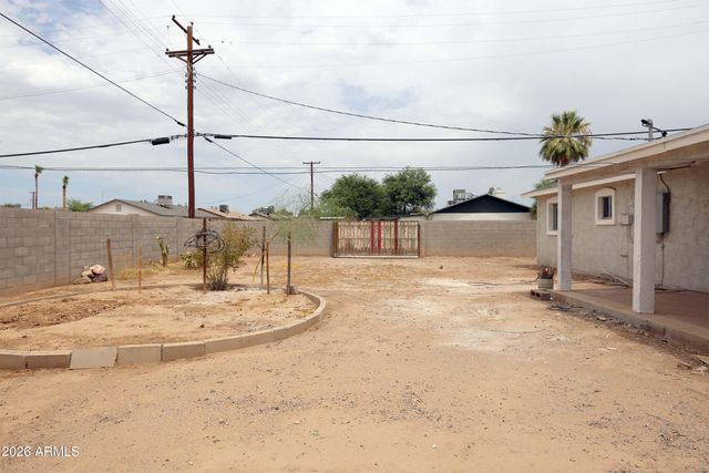 6902 W WOLF Street, Phoenix, AZ 85033