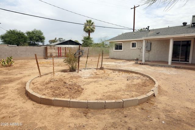 6902 W WOLF Street, Phoenix, AZ 85033