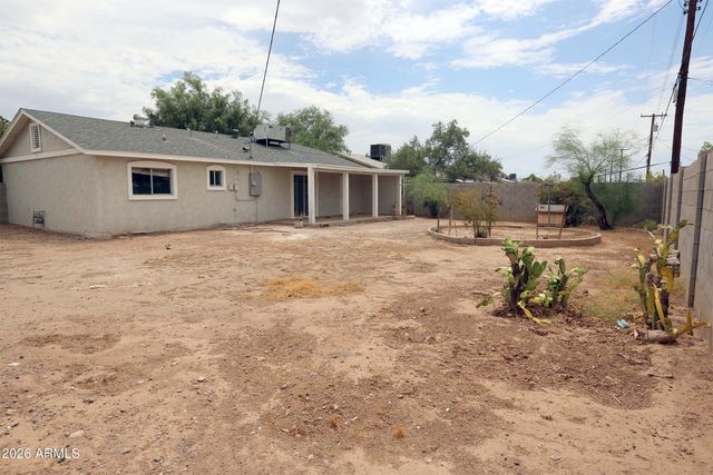 6902 W WOLF Street, Phoenix, AZ 85033