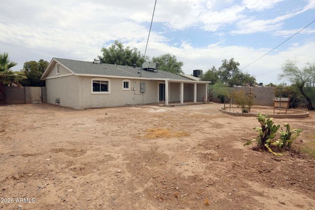 6902 W WOLF Street, Phoenix, AZ 85033