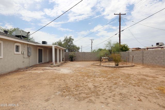6902 W WOLF Street, Phoenix, AZ 85033