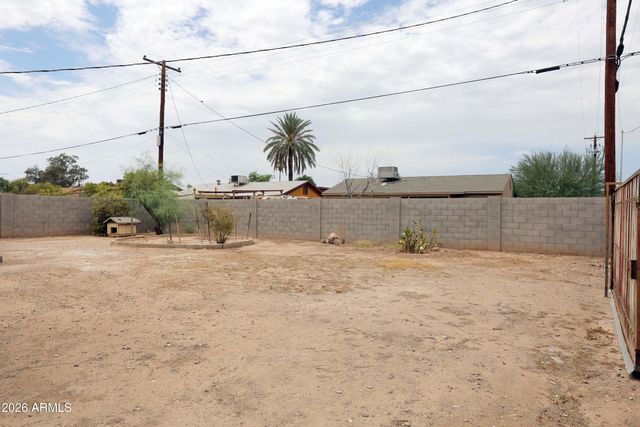 6902 W WOLF Street, Phoenix, AZ 85033