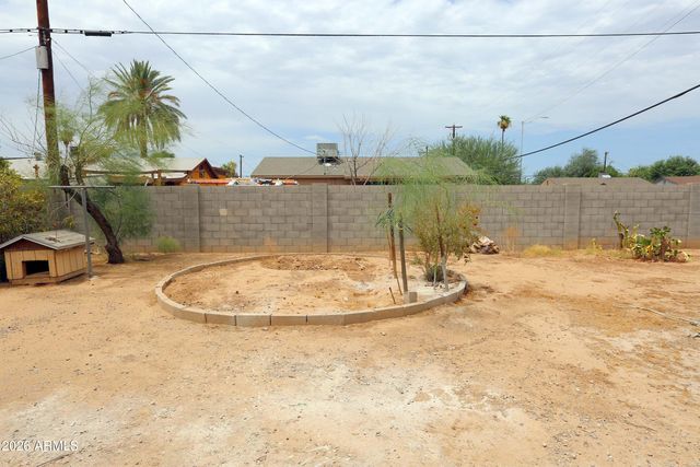 6902 W WOLF Street, Phoenix, AZ 85033