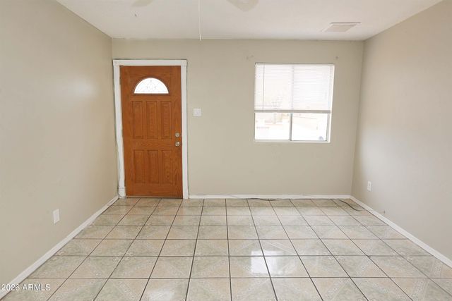 6902 W WOLF Street, Phoenix, AZ 85033