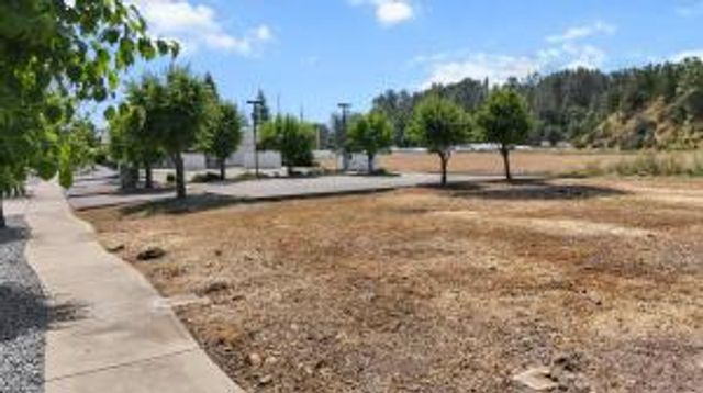 1882 Buenaventura Boulevard, Redding, CA 96001