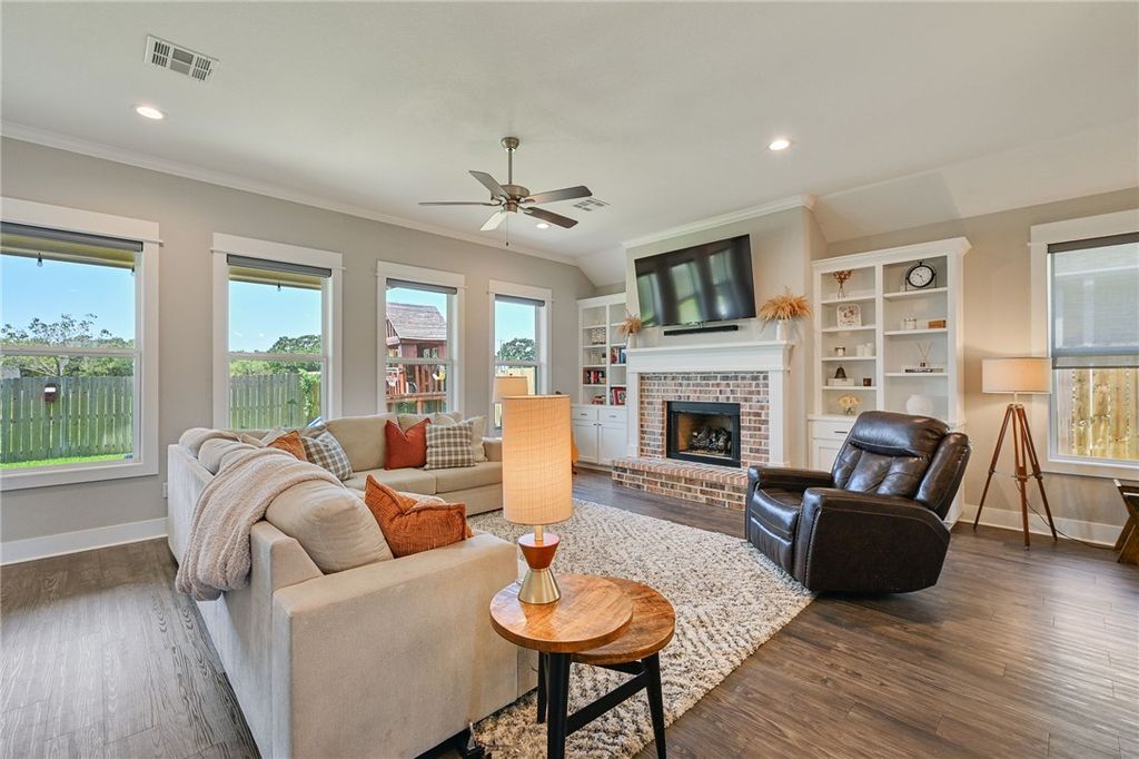 3906 Brownway Court, College Station, TX 77845 — exterior