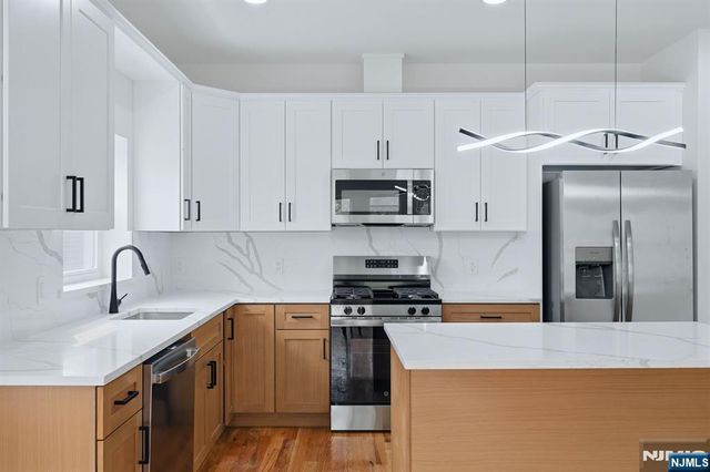 54 Pennsylvania Avenue, Newark, NJ 07114