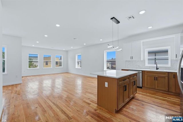 54 Pennsylvania Avenue, Newark, NJ 07114
