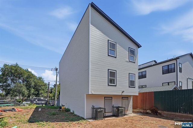 54 Pennsylvania Avenue, Newark, NJ 07114