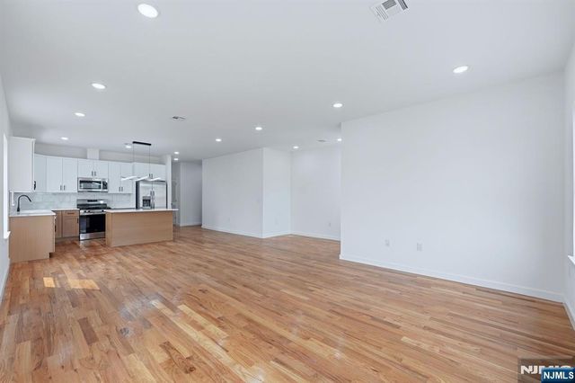 54 Pennsylvania Avenue, Newark, NJ 07114