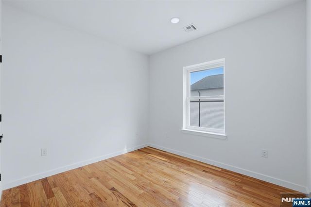 54 Pennsylvania Avenue, Newark, NJ 07114