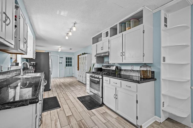 9 Wellington Court, Little Rock, AR 72227