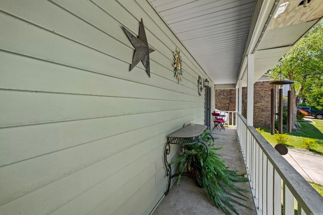 9 Wellington Court, Little Rock, AR 72227