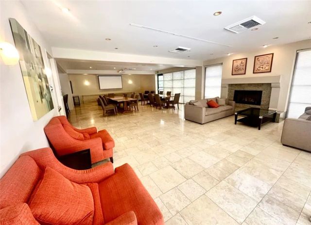 600 W 9th 1508, Los Angeles, CA 90015