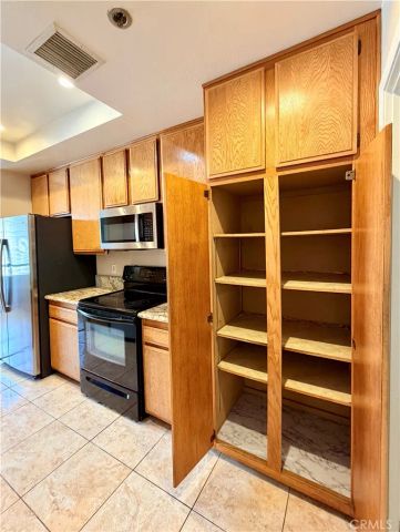 600 W 9th 1508, Los Angeles, CA 90015