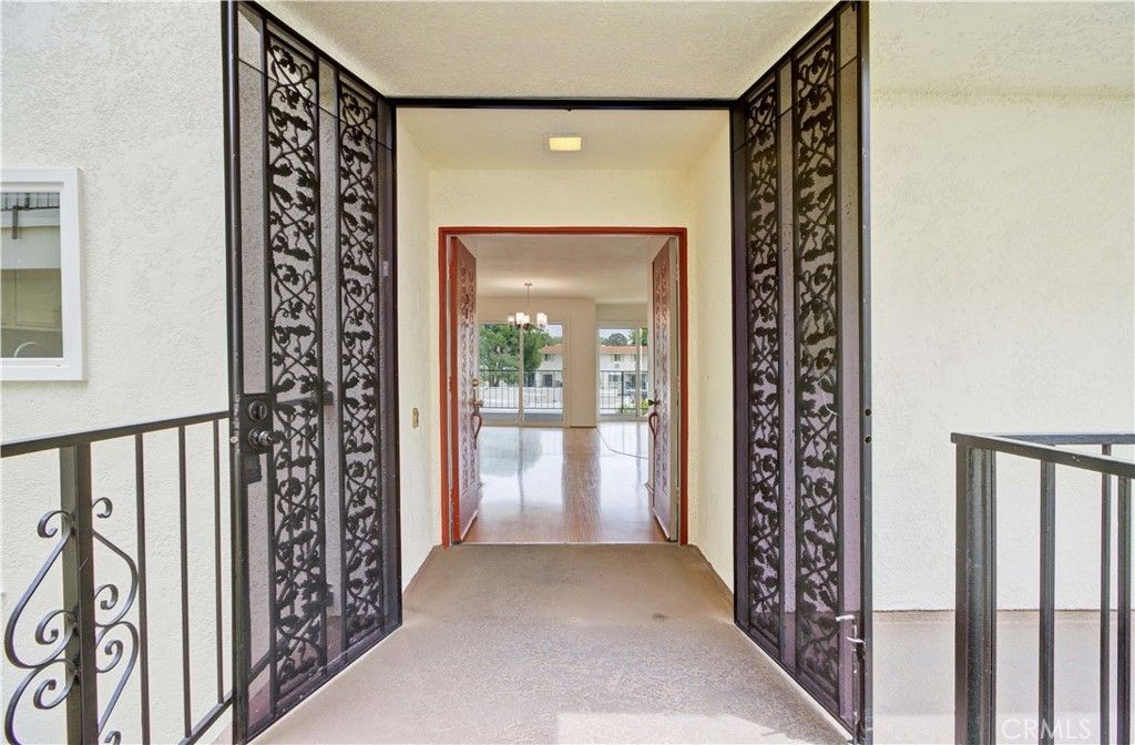 Image 24 of property listing at 2355 Via Mariposa W 2F, Laguna Woods, CA 92637