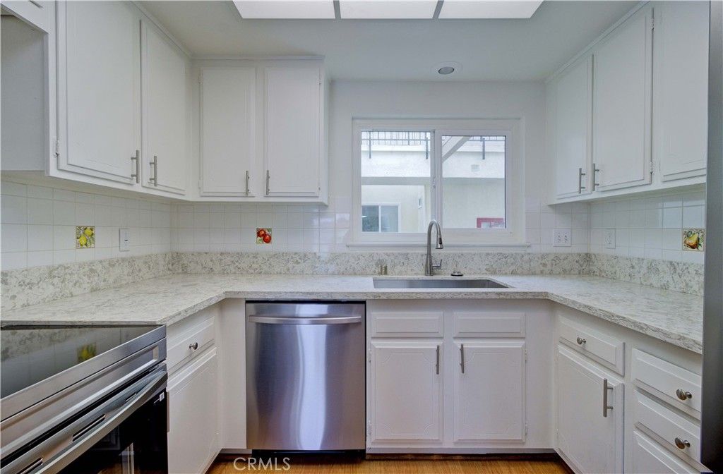 Image 7 of property listing at 2355 Via Mariposa W 2F, Laguna Woods, CA 92637