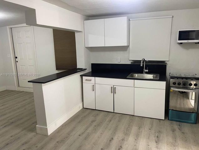 10415 NW 35th Ave, Miami, FL 33147