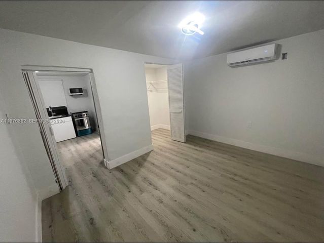 10415 NW 35th Ave, Miami, FL 33147