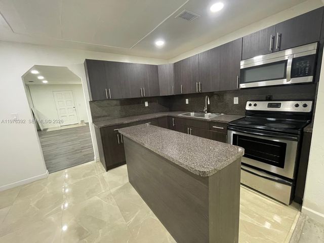 10415 NW 35th Ave, Miami, FL 33147