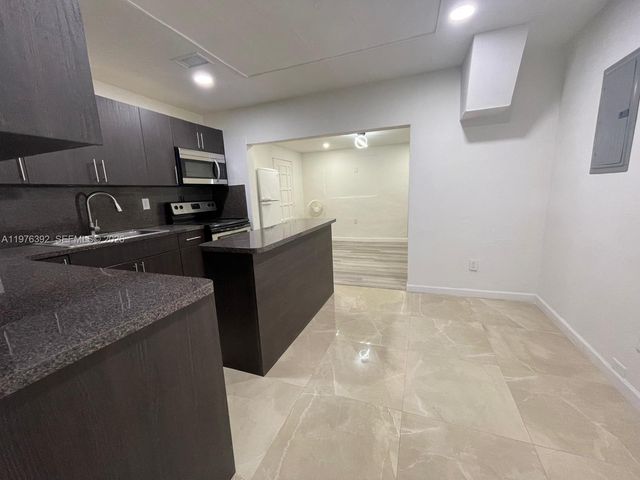 10415 NW 35th Ave, Miami, FL 33147