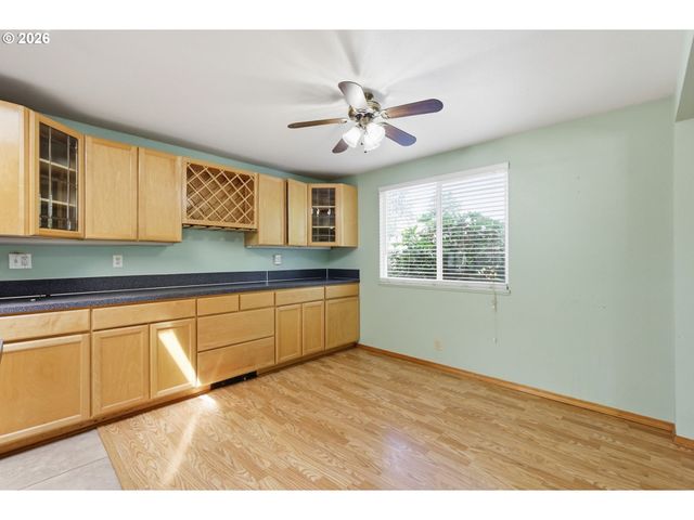 522 65TH St, Springfield, OR 97478