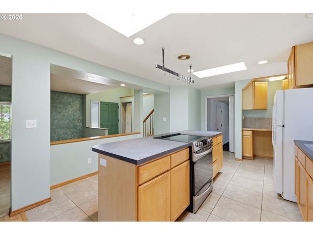 522 65TH St, Springfield, OR 97478