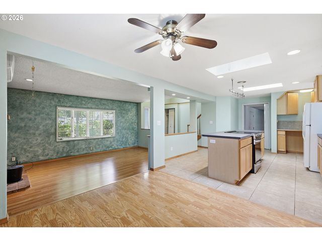 522 65TH St, Springfield, OR 97478