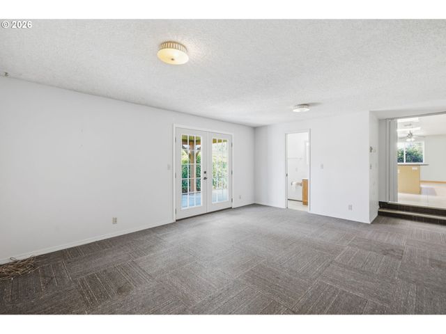 522 65TH St, Springfield, OR 97478