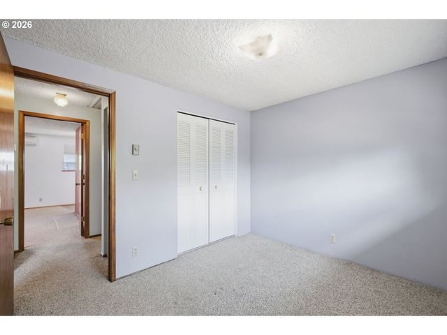 522 65TH St, Springfield, OR 97478