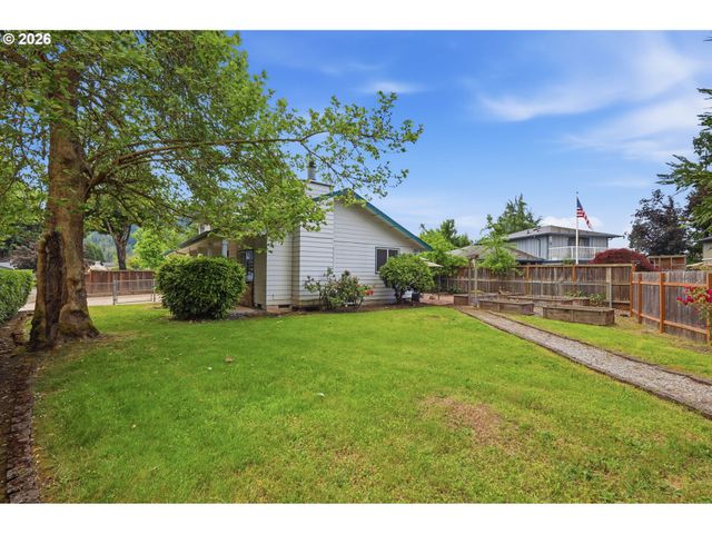 522 65TH St, Springfield, OR 97478