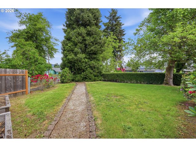 522 65TH St, Springfield, OR 97478