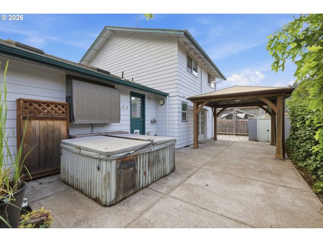 522 65TH St, Springfield, OR 97478