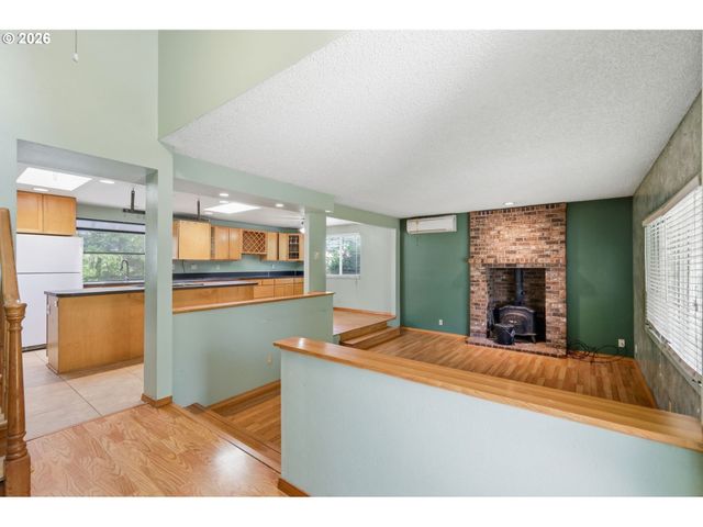 522 65TH St, Springfield, OR 97478