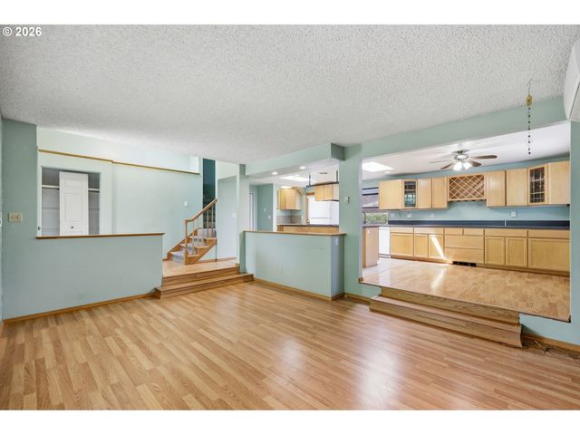 522 65TH St, Springfield, OR 97478