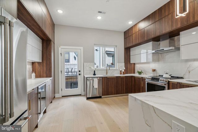 1440 S FRONT ST, Philadelphia, PA 19147
